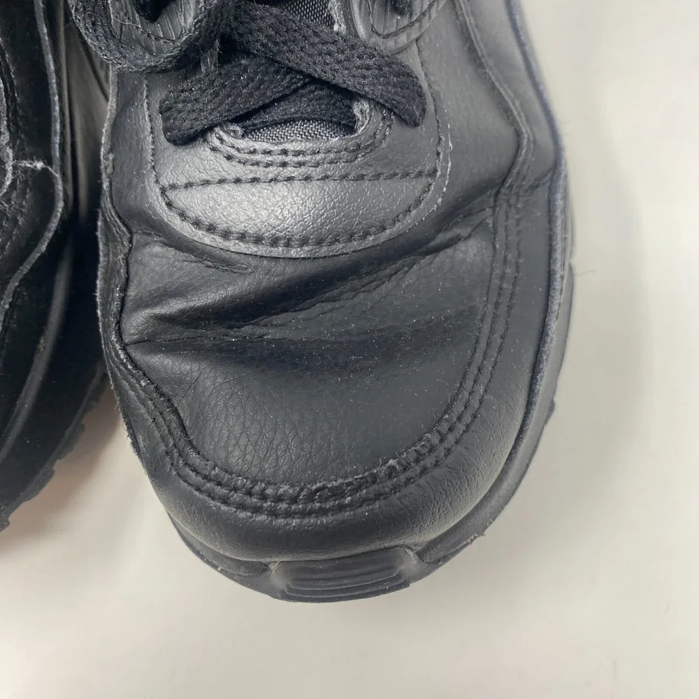 Nike Air Max 90 Triple Black Sneakers CD6864-001‎ Youth Size 6.5Y